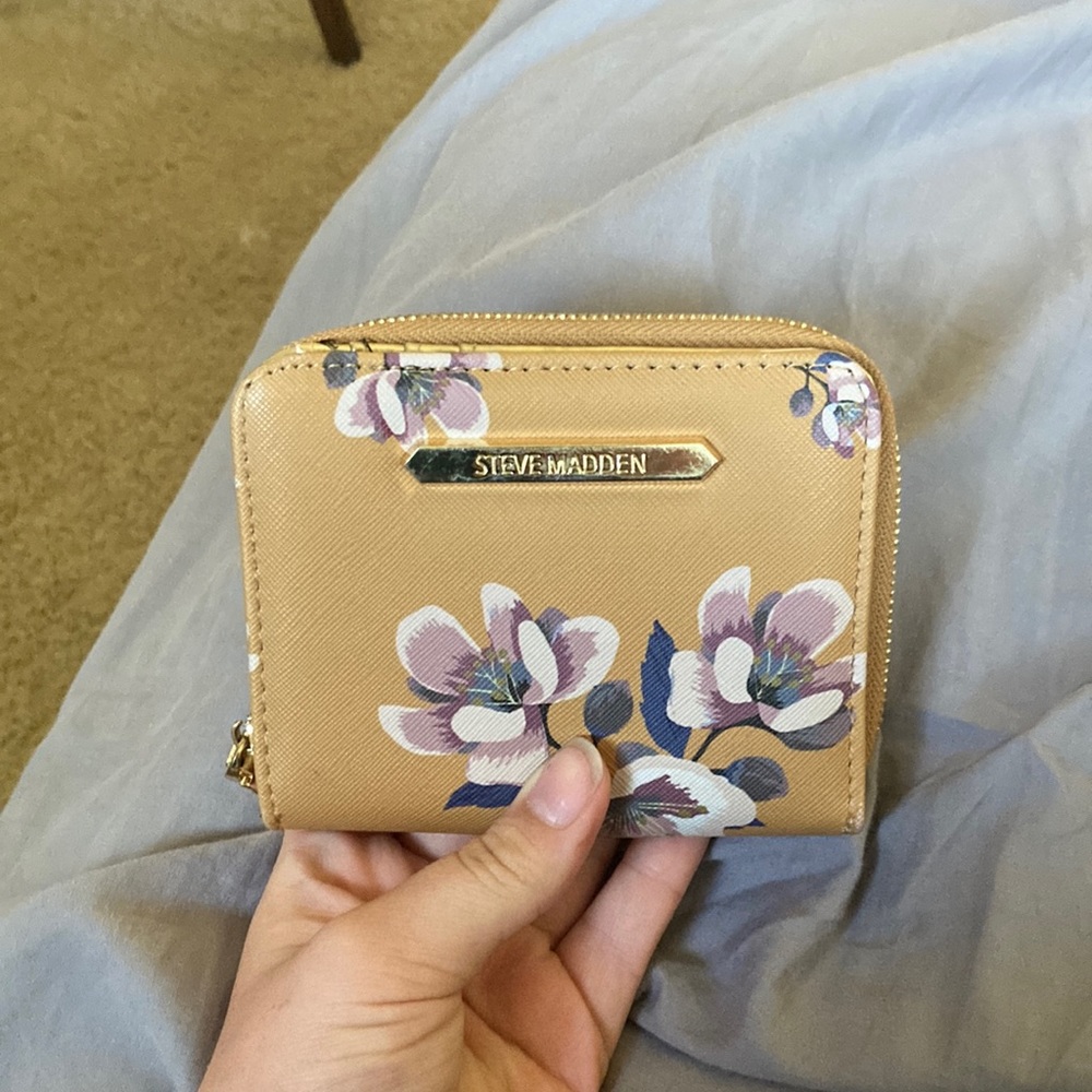 Steve Madden wallet